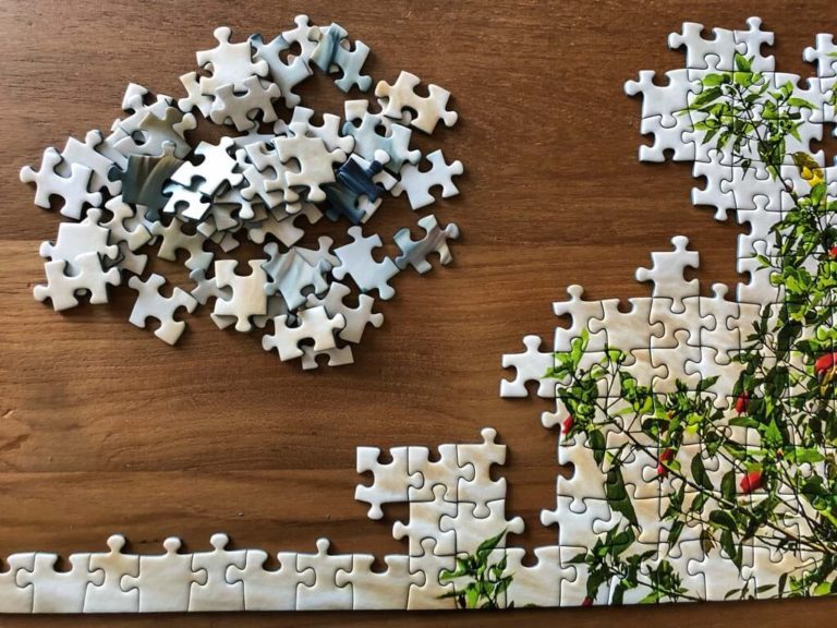 Puzzle Strategy: How to Do a Jigsaw Puzzle - Jigsaw Puzzle Queen